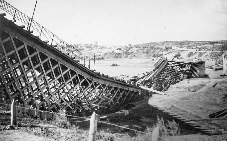 Взорванный мост через Днестр возле Бендер, 1941 год